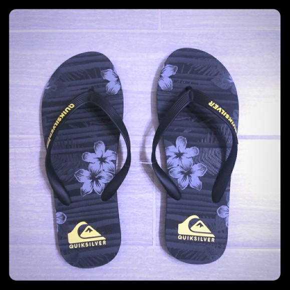mens flip flops size 10